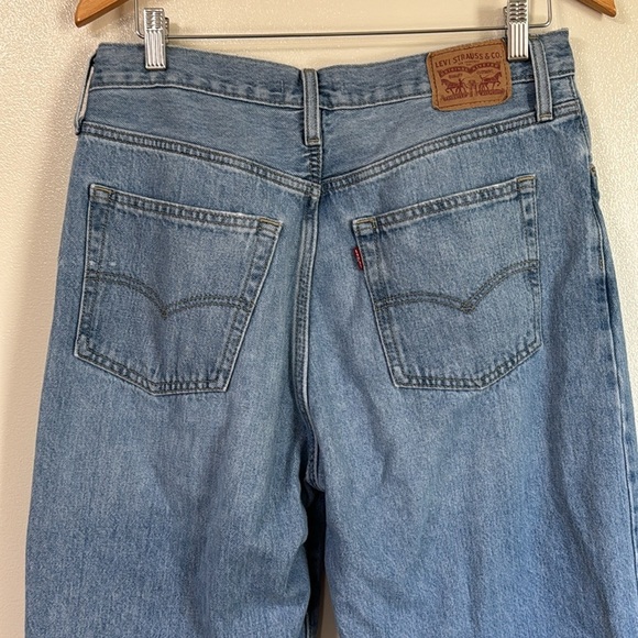 Levi’s Women’s ‘94 Baggy Jean Size 31 Distressed Medium Light Wash High Rise - Picture 8 of 9